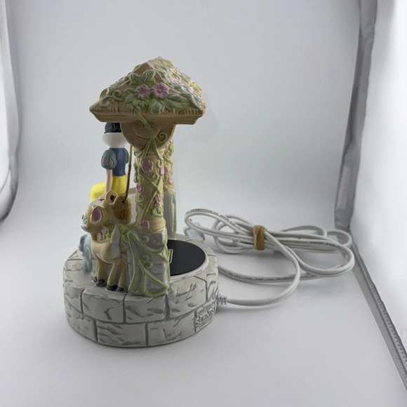 SCENTSY **Retired** Disney SnowWhite The Seven Dwarfs Wax Melt Fragrance Warmer - Picture 4 of 10